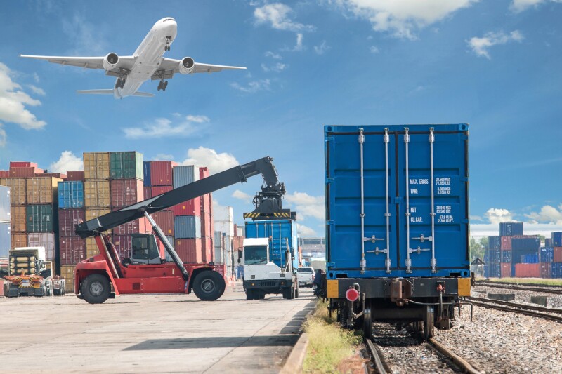 Importaciones elevan déficit