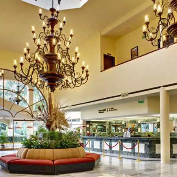 Barceló Puerto Vallarta también ha  sido galardonado con el prestigioso AAA Four Diamond Award 2009, el cual lo pone dentro de los hoteles más competitivos de la zona.