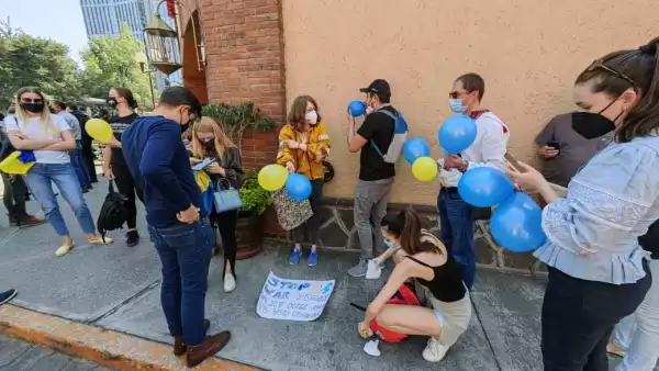 Protesta ucranianos en la CDMX