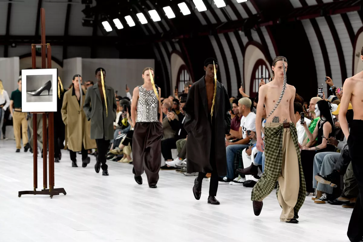 loewe lyst primer lugar