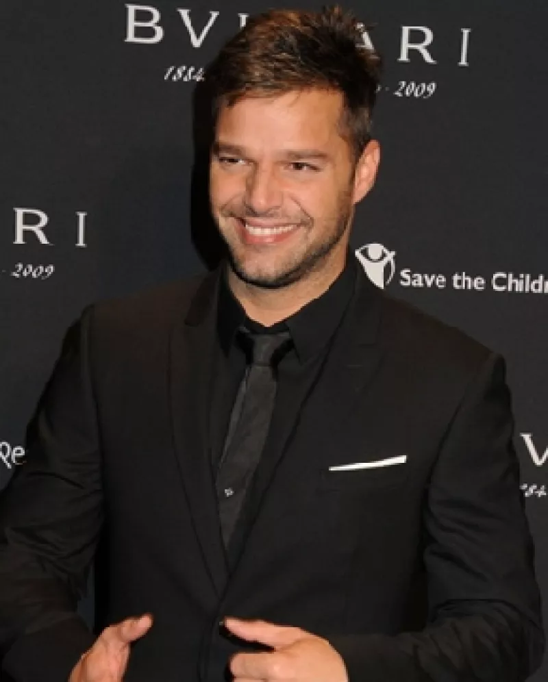 Ayer el cantante aceptó ser gay y las reacciones han sido en su mayoría de apoyo y admiración para el puertorriqueño. Muchos famosos han hecho comentarios en su Twitter.