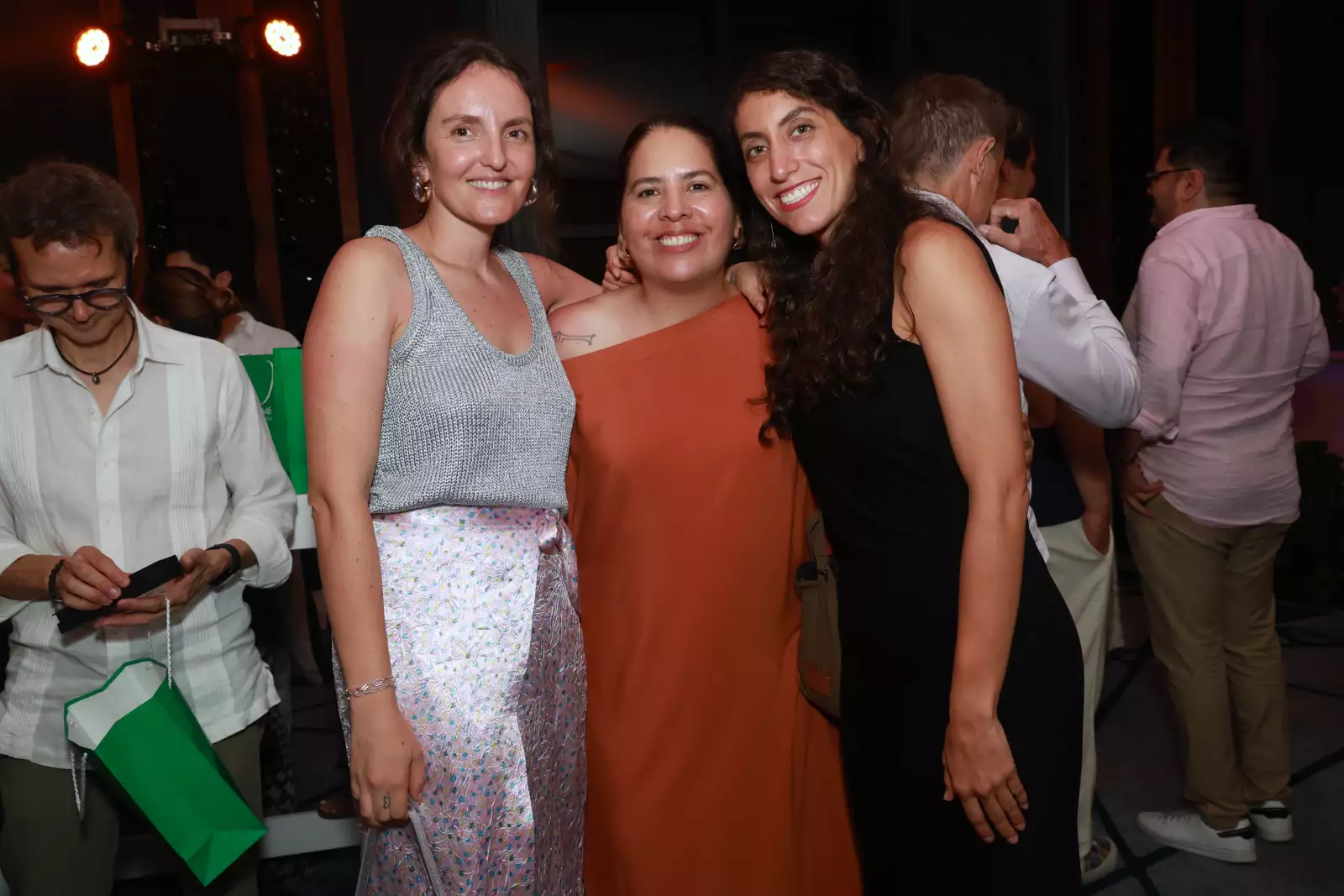 Ana Lorenzana, Issa Plancarte y Mariana Arriaga