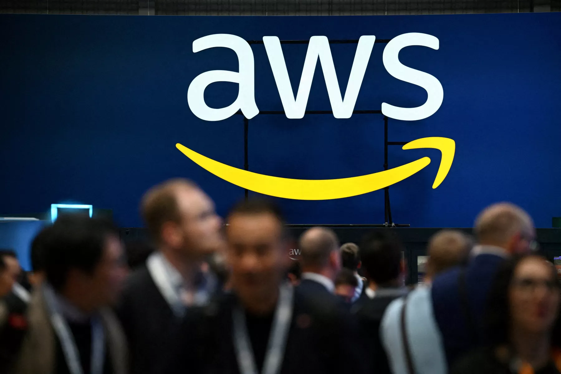 Renuncia el CEO de AWS, la vertical más importante de Amazon