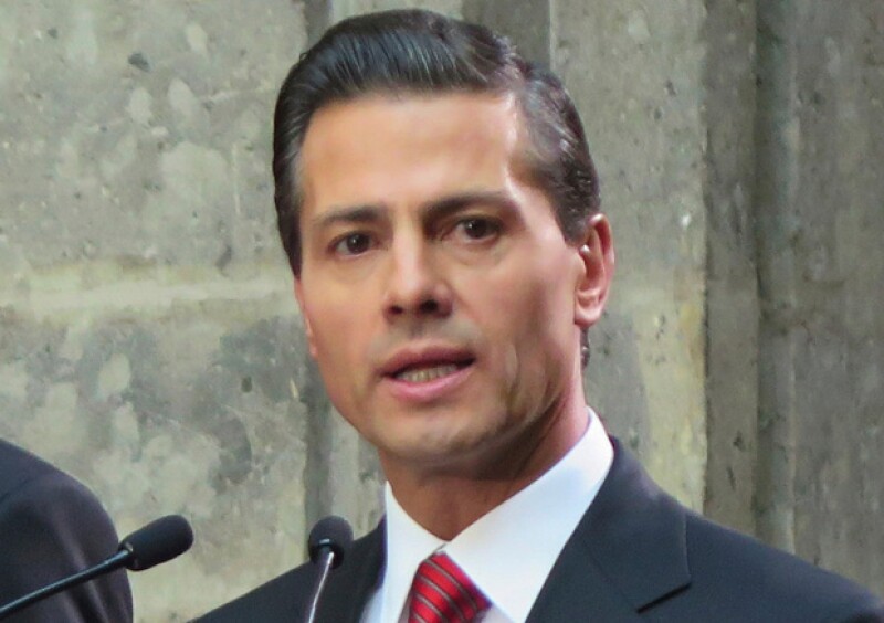 Enrique Peña Nieto escribió: "Estamos listos para recibirlo (Papa Francisco)".
