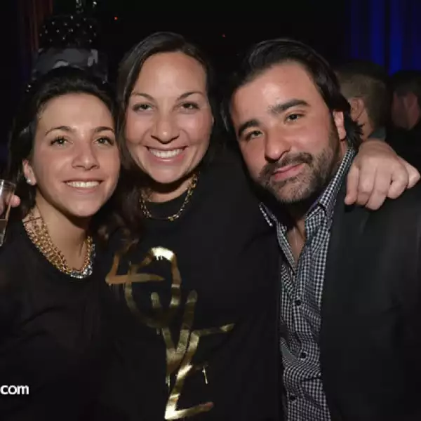 Michelle y Vivian Smeke con Jonathan Shabot