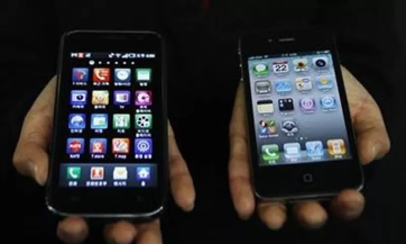 Los dispositivos Galaxy de Samsung usan el sistema Android de Google, el mayor comeptidor del iSO de Apple. (Foto: Reuters)