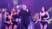Los cantantes se presentaron en Mérida, Yucatán, donde "La Güera" no desaprovechó la oportunidad para anunciar la soltería de su entrañable amigo.