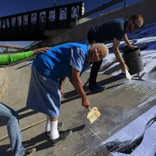 fotos de sonrisas y muecas de juarez