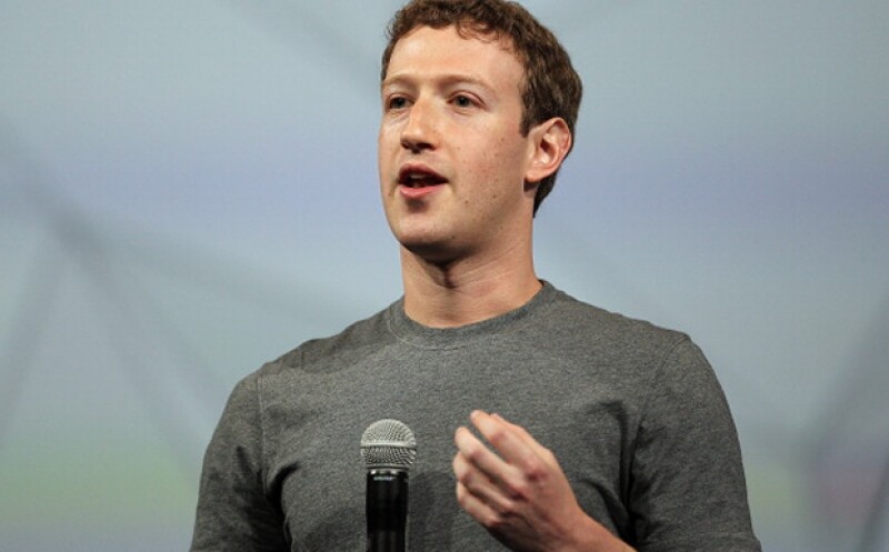 El presidente ejecutivo Zuckerberg planea llevar WiFi al Sahara a través de aviones no tripulados y satélites. (Foto: Reuters )
