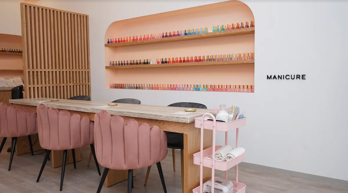Canela Nail Bar manicure 