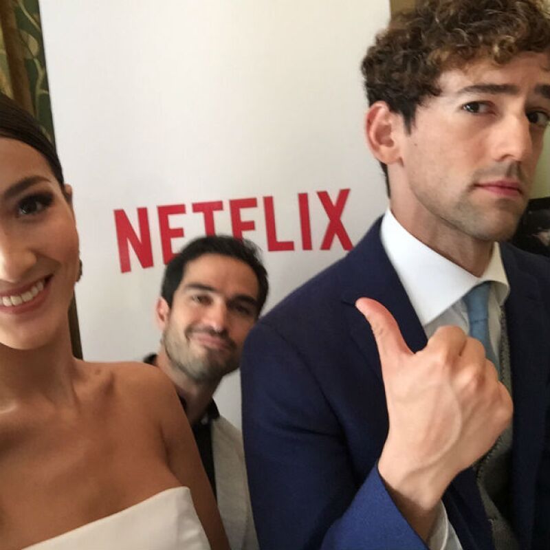 El trío de actores demuestra su emoción por su próximo estreno en Netflix.