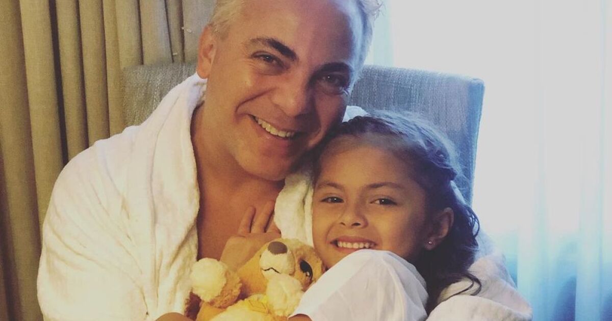 Cristian Castro Receives With Tears The First Composition Of His Daughter Rafaela Newsy Today He is referred to as christian castro. cristian castro receives with tears the