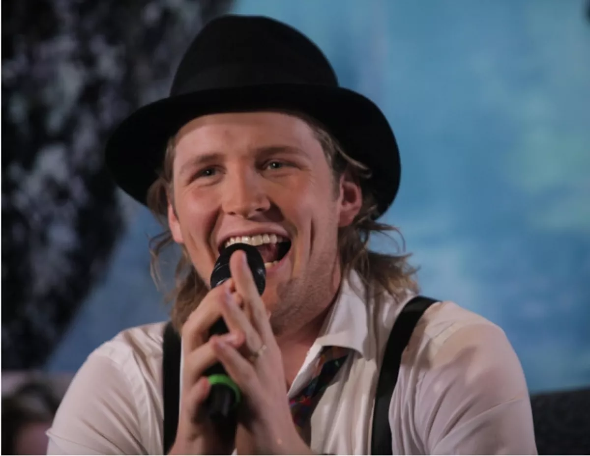 Alexander aseguró que la relación con su padre Emmanuel es muy buena y se tienen mucha confianza.