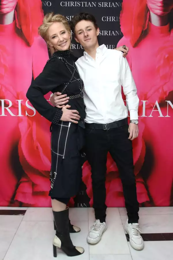 Anne Heche sufrió homofobia en Hollywood según narran sus memorias