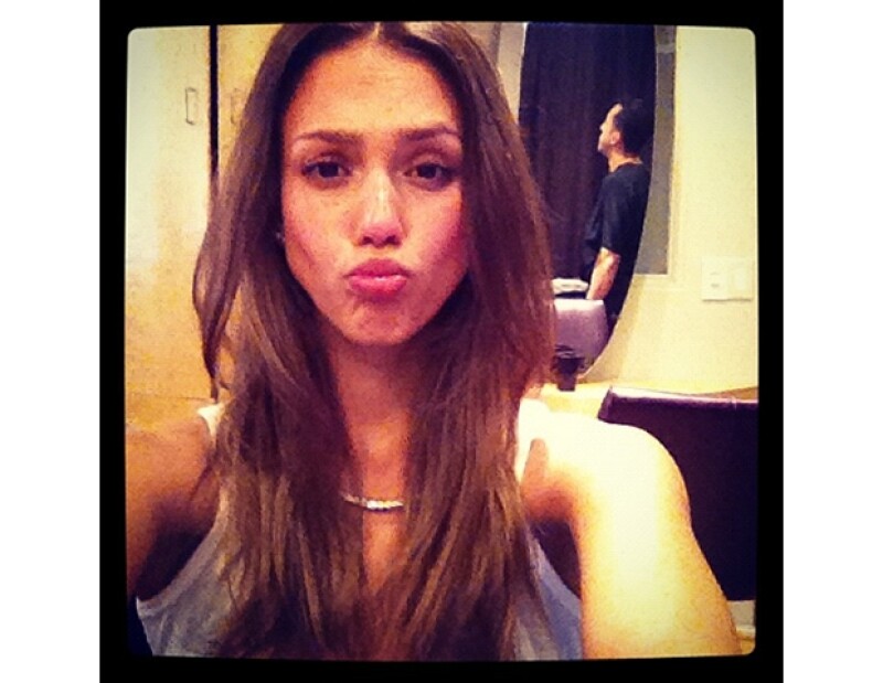Si alguien es activa en las redes sociales, ésa es Jessica Alba.