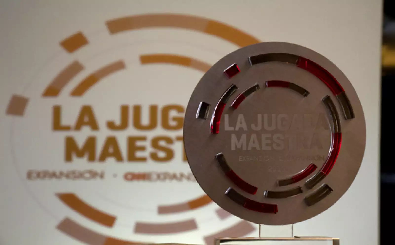 Este 2013 la revista Expansión y el sitio CNNExpansión otorgaron por primera vez un reconocimiento a las empresas mexicanas que llevaron a cabo estrategias de negocio que transformaron su entorno y a México.