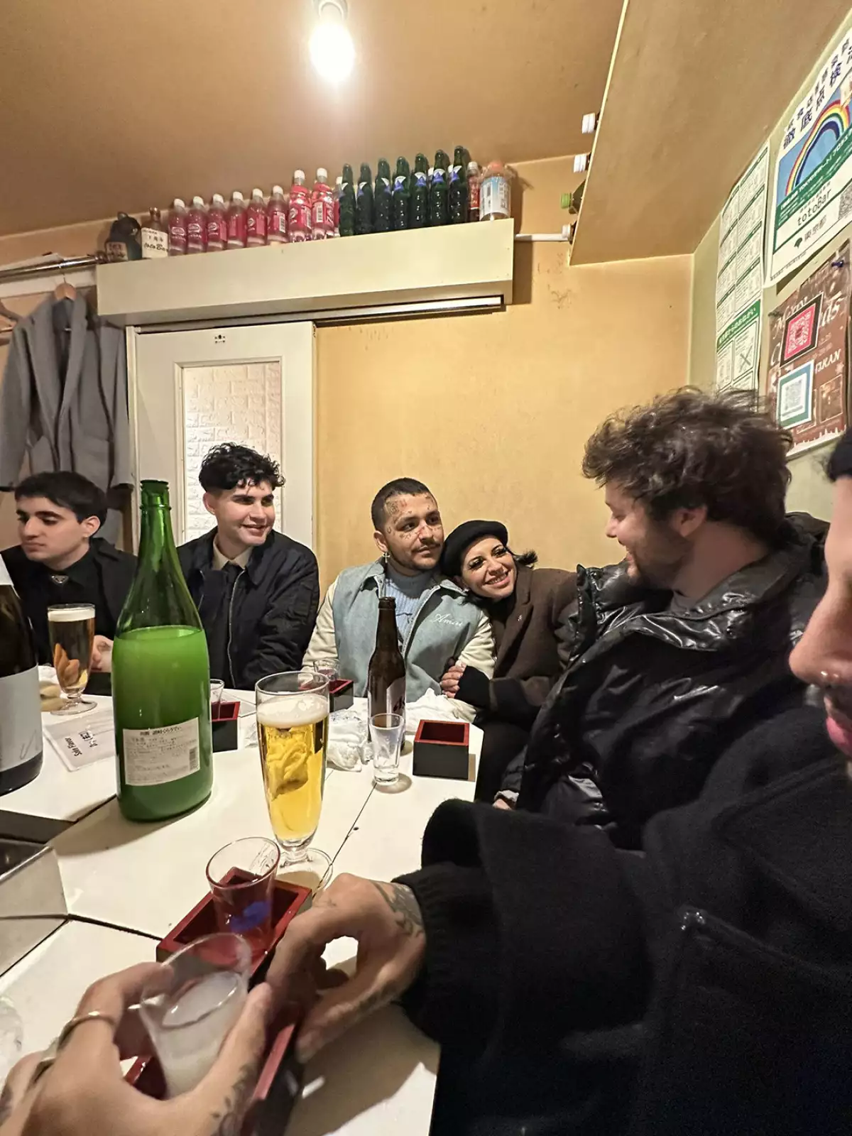 Nodal y Cazzu reciben Año Nuevo con Rosalía y Rauw Alejandro