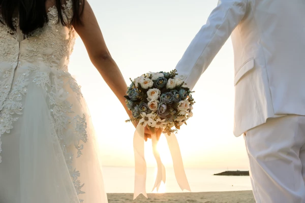 Bodas y divorcios.