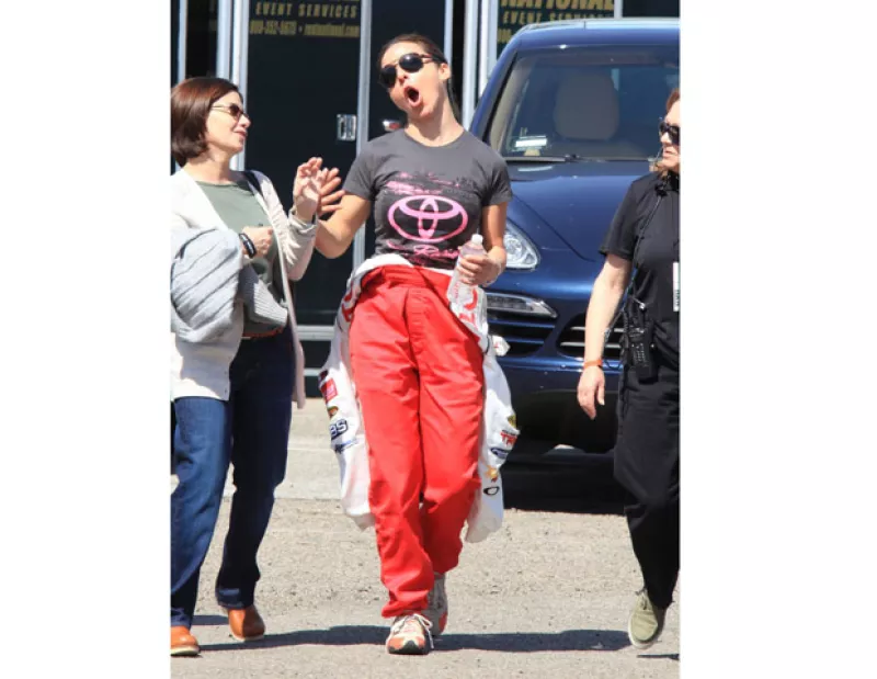 La actriz mexicana participó en la carrera Toyota Pro Celebrity Race, en donde a pesar de tener diversos percances con su auto, logró llegar en el décimo lugar.