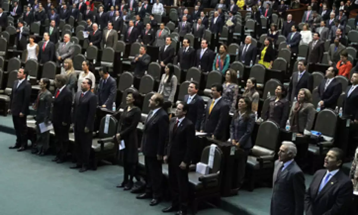 Los diputados indicaron que la falta de pago al instituto afecta los servicios que éste presta a los derechohabientes. (Foto: Notimex)