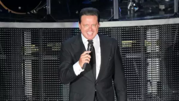 Luis Miguel causó la euforia de 10 mil asistentes al Auditorio Nacional.