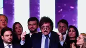 El candidato presidencial de Argentina, Javier Milei, se dirige a sus partidarios mientras reacciona a los resultados de las elecciones presidenciales, en Buenos Aires, Argentina, el 22 de octubre de 2023.