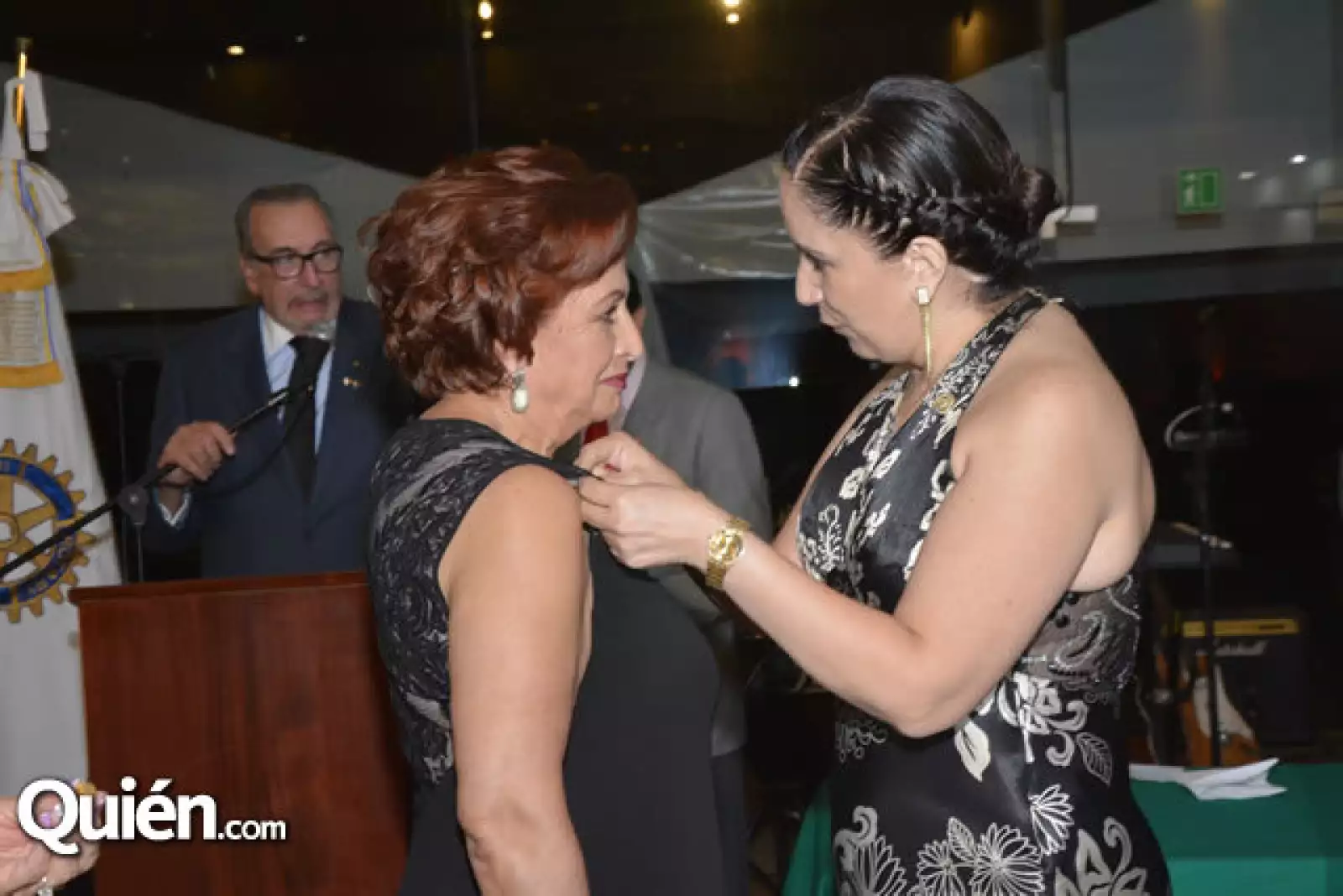 Silvia Mondragón,Paty Vela