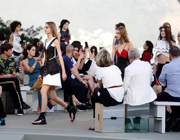 Colores intensos y formas geometricas fueron una característica muy específica de la colección.