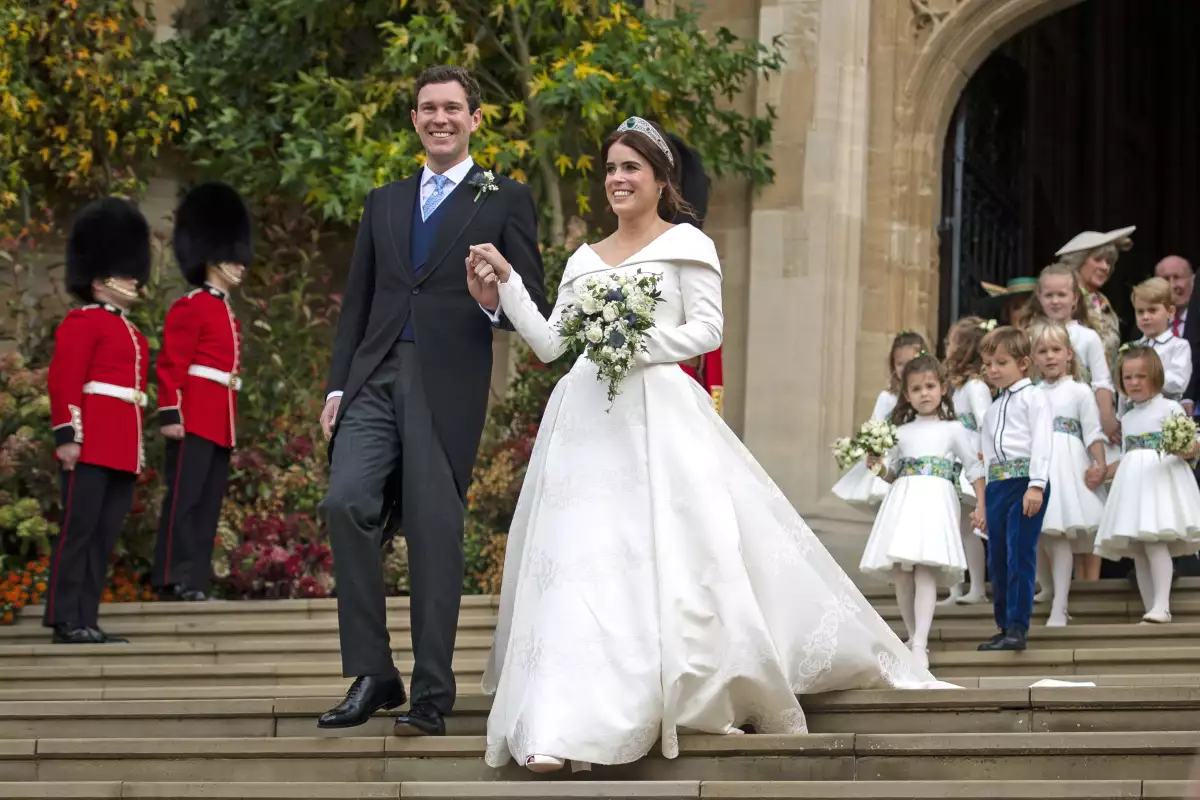 El retrato oficial de la princesa Eugenia y Jack Brooksbank