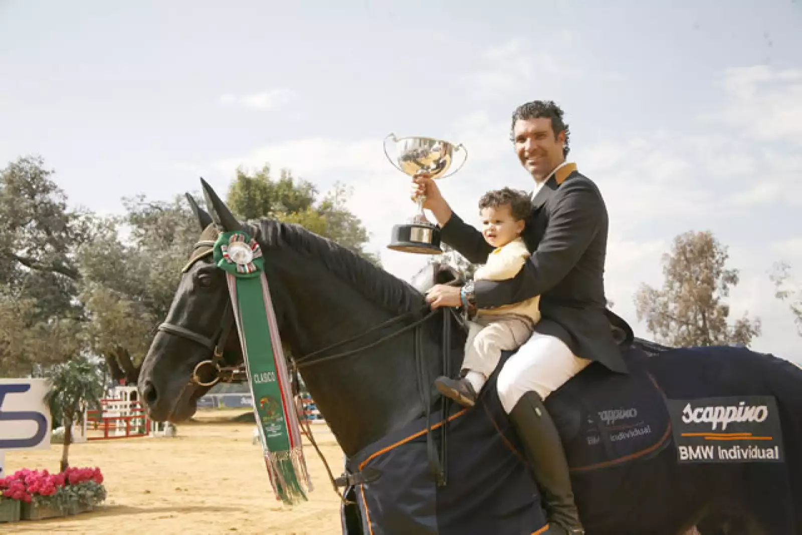 Peyrelonge poresentado por Scappino