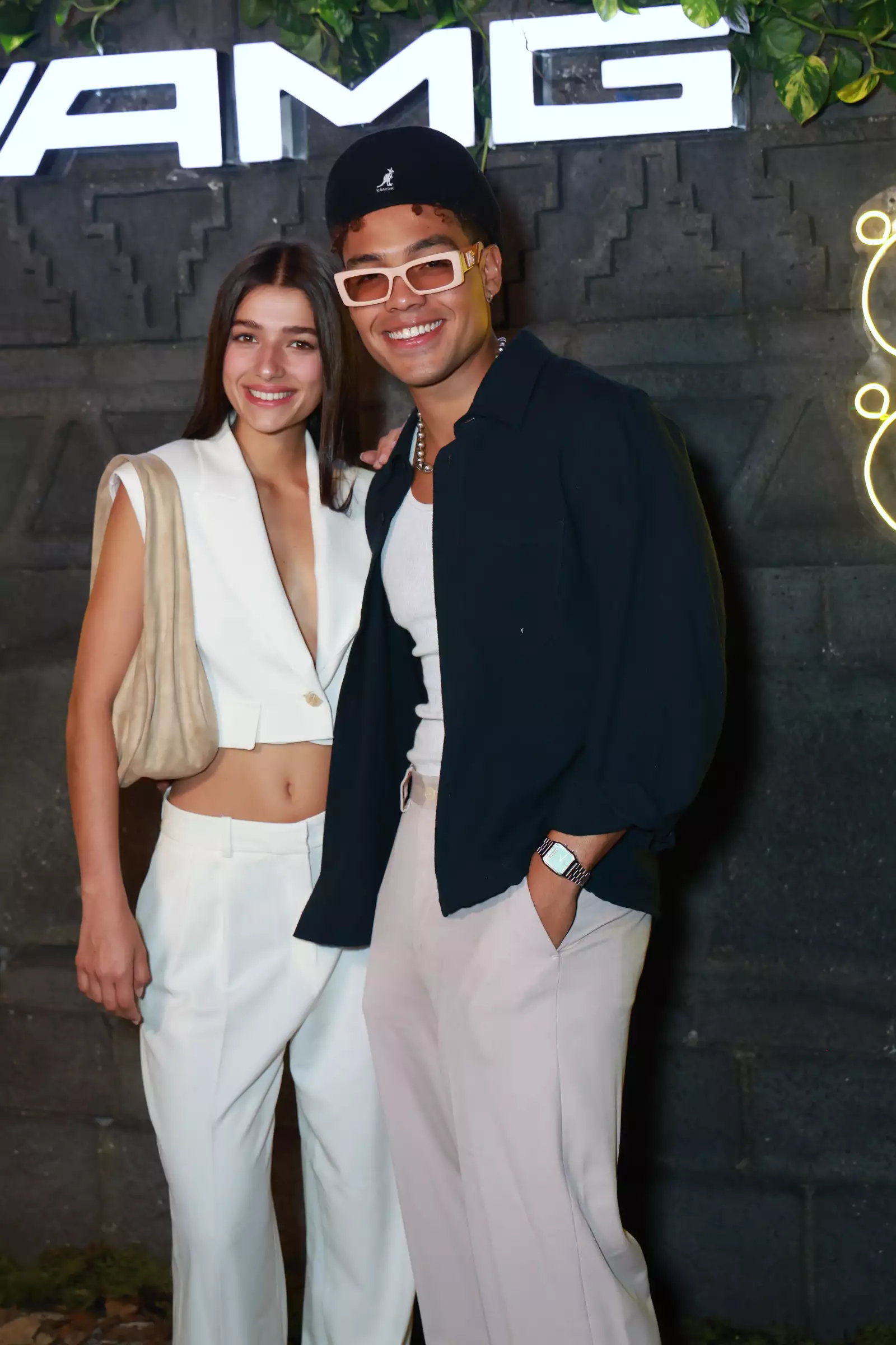 Abril Di Yorio  y Víctor Varona 