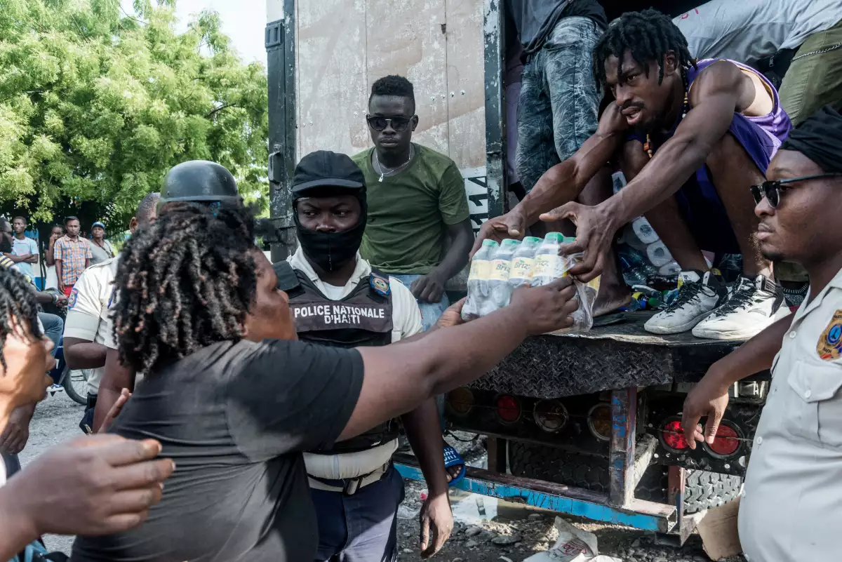 Pandillas impiden la llegada de alimentos y agua en Haití