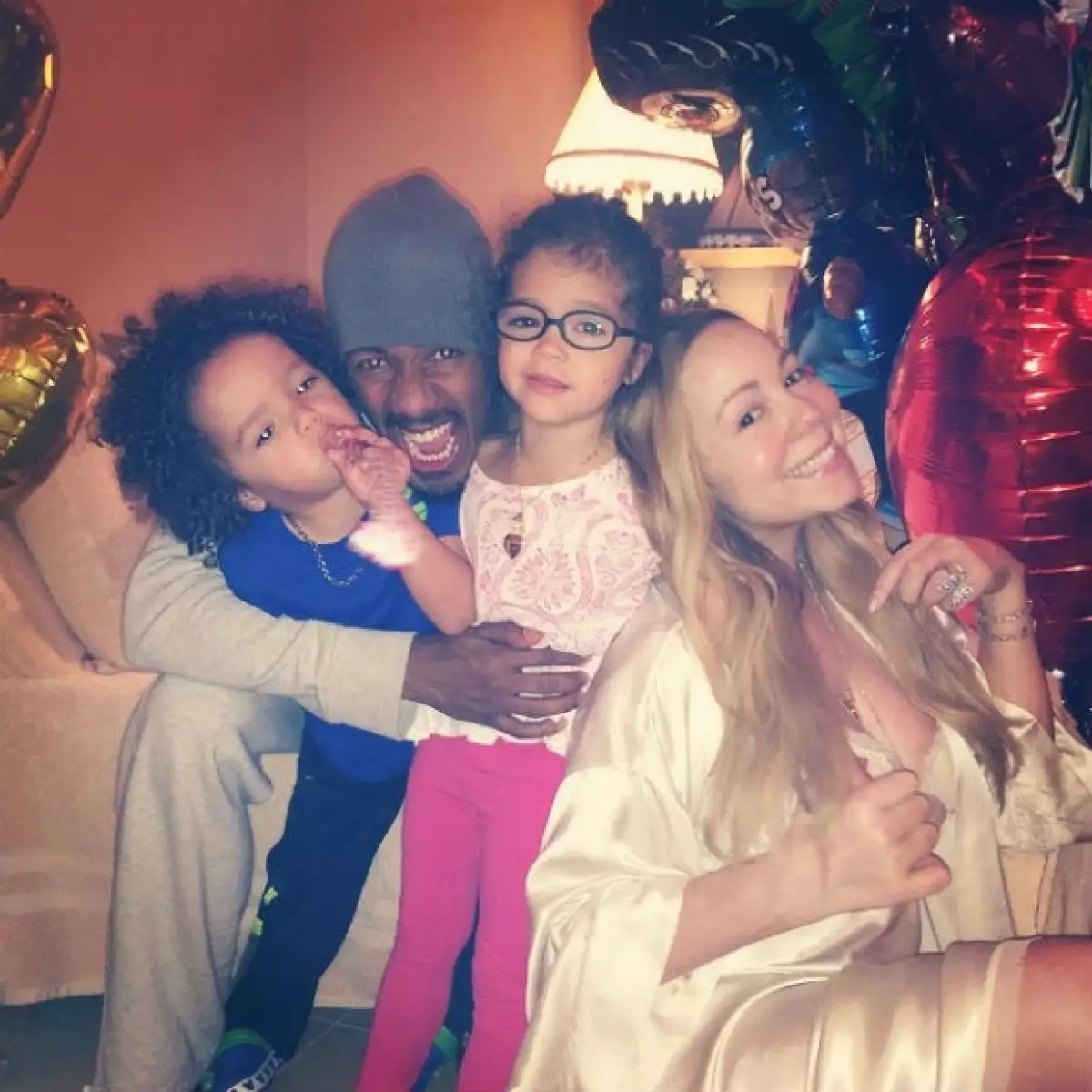 Esta fue la última fotografía que Mariah publicó en junio con Nick y los gemelos en junio de este año.
