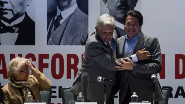 AMLO con Morena