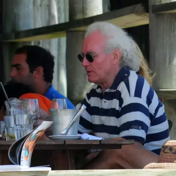 Luciano Benetton con su esposa de vacaciones en Punta del Este, Uruguay.