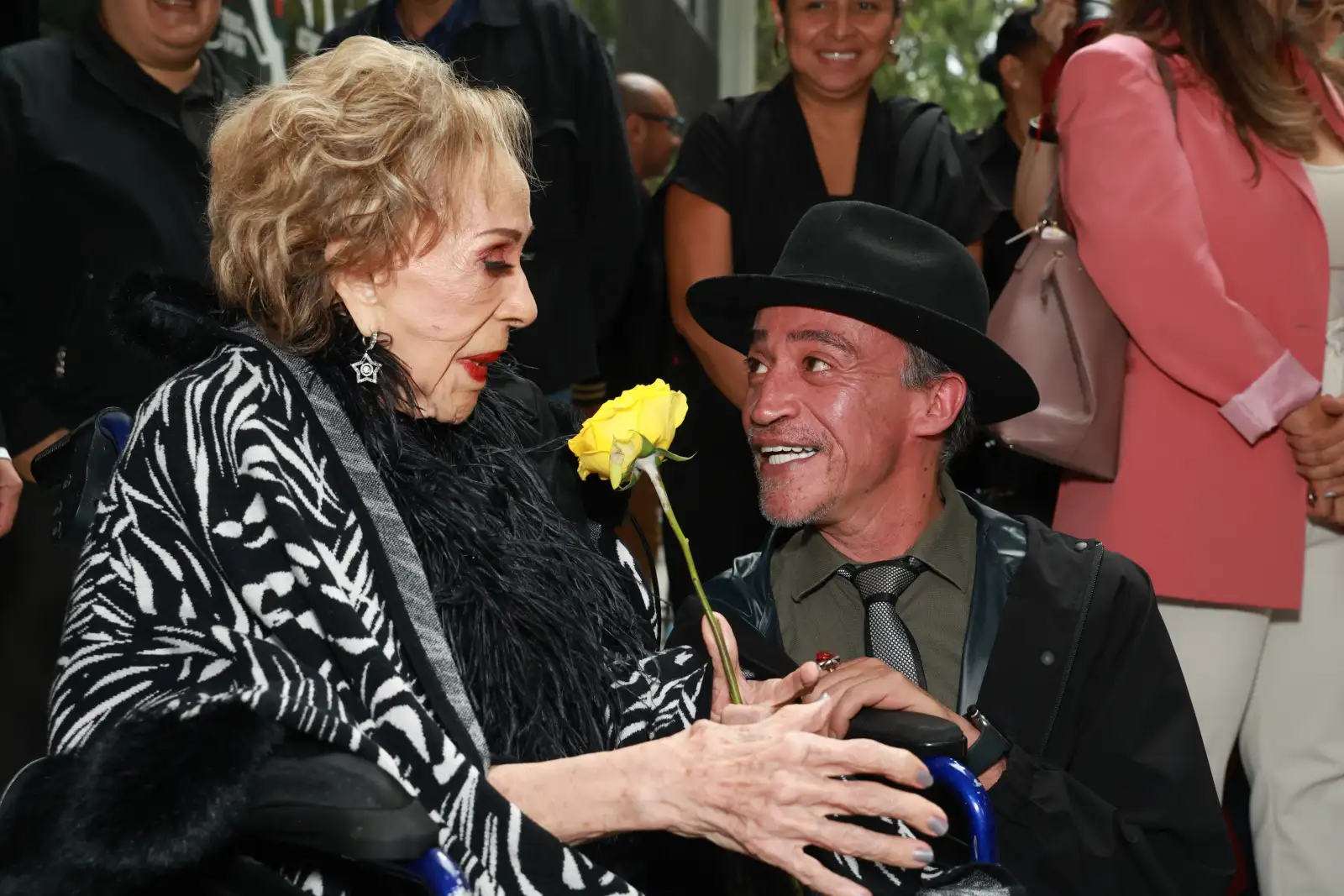  Silvia Pinal y Roberto Sosa