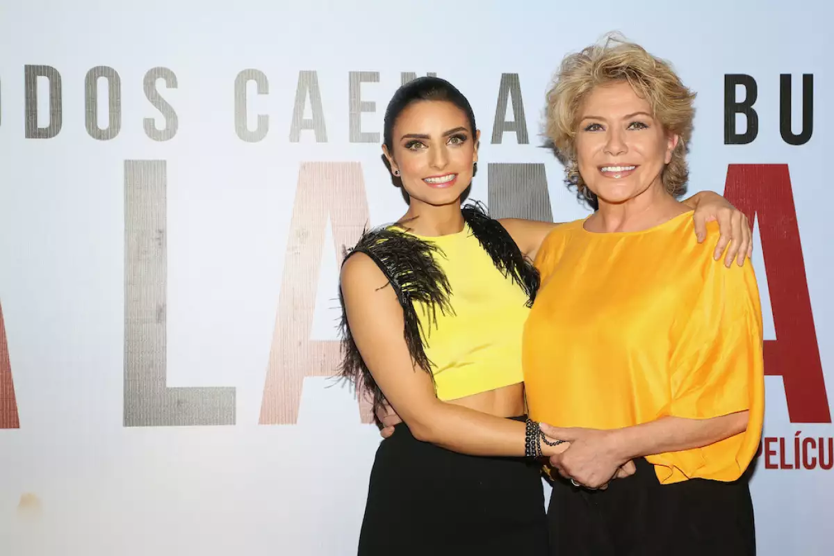 Aislinn Derbez y Gabriela Michel.