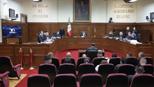 Sesión de la Suprema Corte de Justicia de la Nación, en la que se observa el recinto, los y las ministras y la audiencia del día.