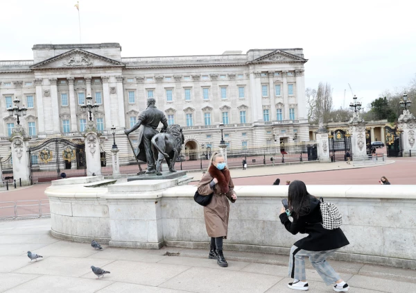UK Government Advises Public To Avoid Theatre, Pubs and More Due To Coronavirus
