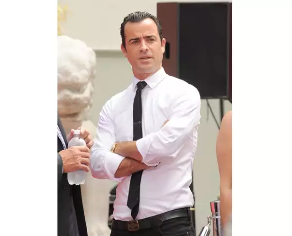 Es guionista, actor y director.