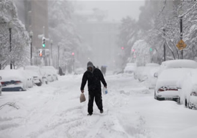 Hasta esta mañana habían caído 71 centímetros de nieve y se registraban vientos de 64 Km/h. (Foto: Reuters)