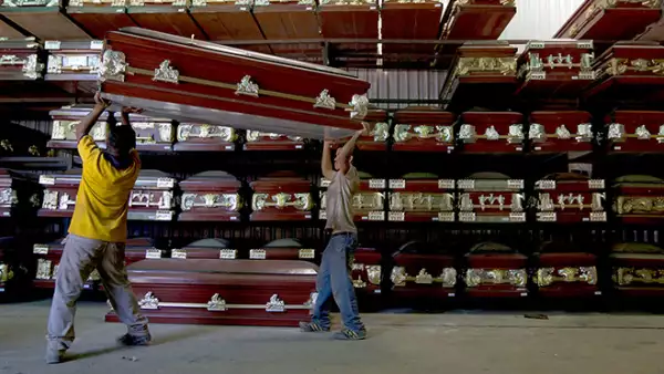 ataudes revista manufactura 2016