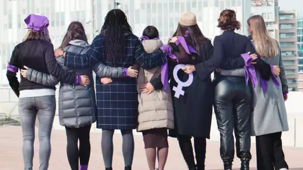 ¿Porqué no se debe felicitar el 8 de marzo a las mujeres?