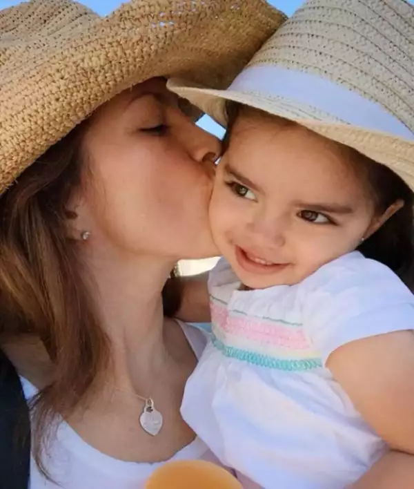 Alessandra se mostró agradecida con la vida por tener a Aitana.