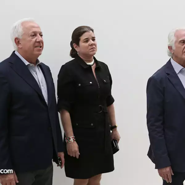 Paul Marciano, Sonya Santos y Maurice Marciano