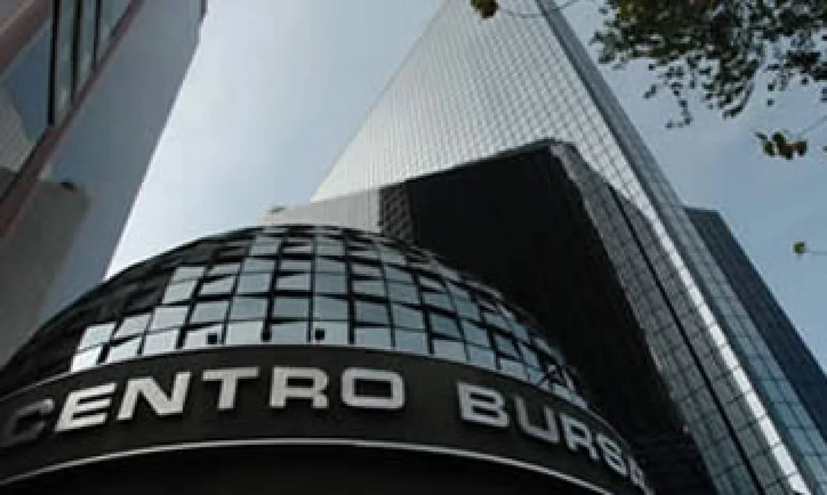 Analistas prevén que las empresas que cotizan en la BMV mantengan crecimientos de doble dígito en ventas y EBITDA en los siguientes trimestres. (Foto: Archivo)