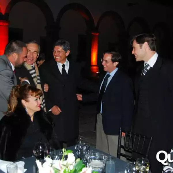 Cena de gala ,Unidos somos iguales