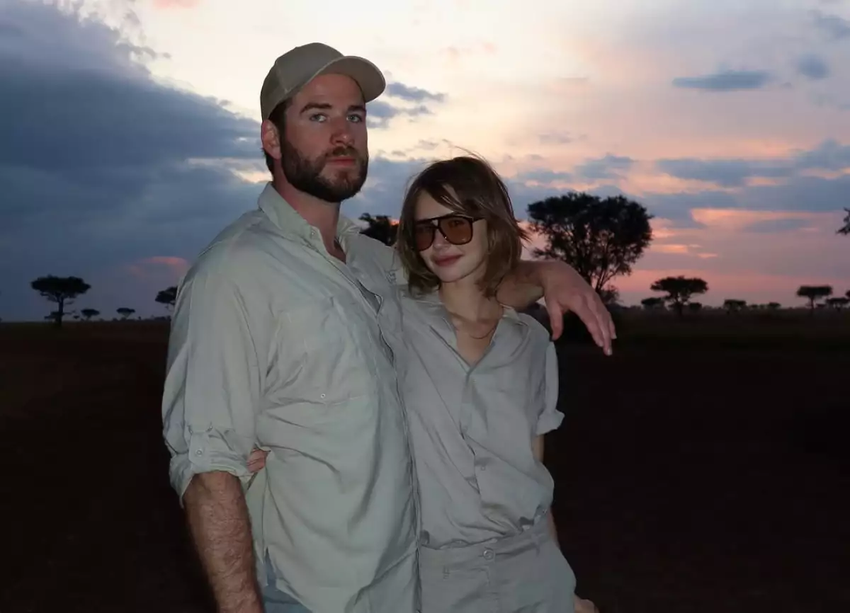Liam Hemsworth y Gabriella Brooks 