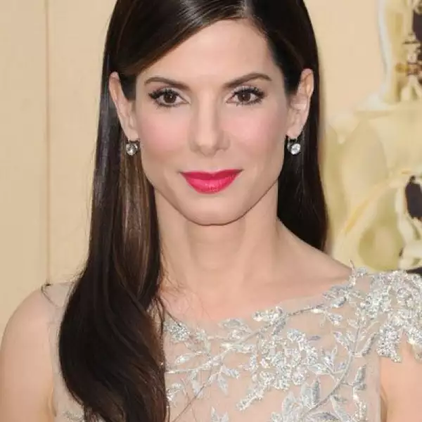 La única actriz que se coló en la lista es Sandra Bullock al recaudar 48 millones de dólares.