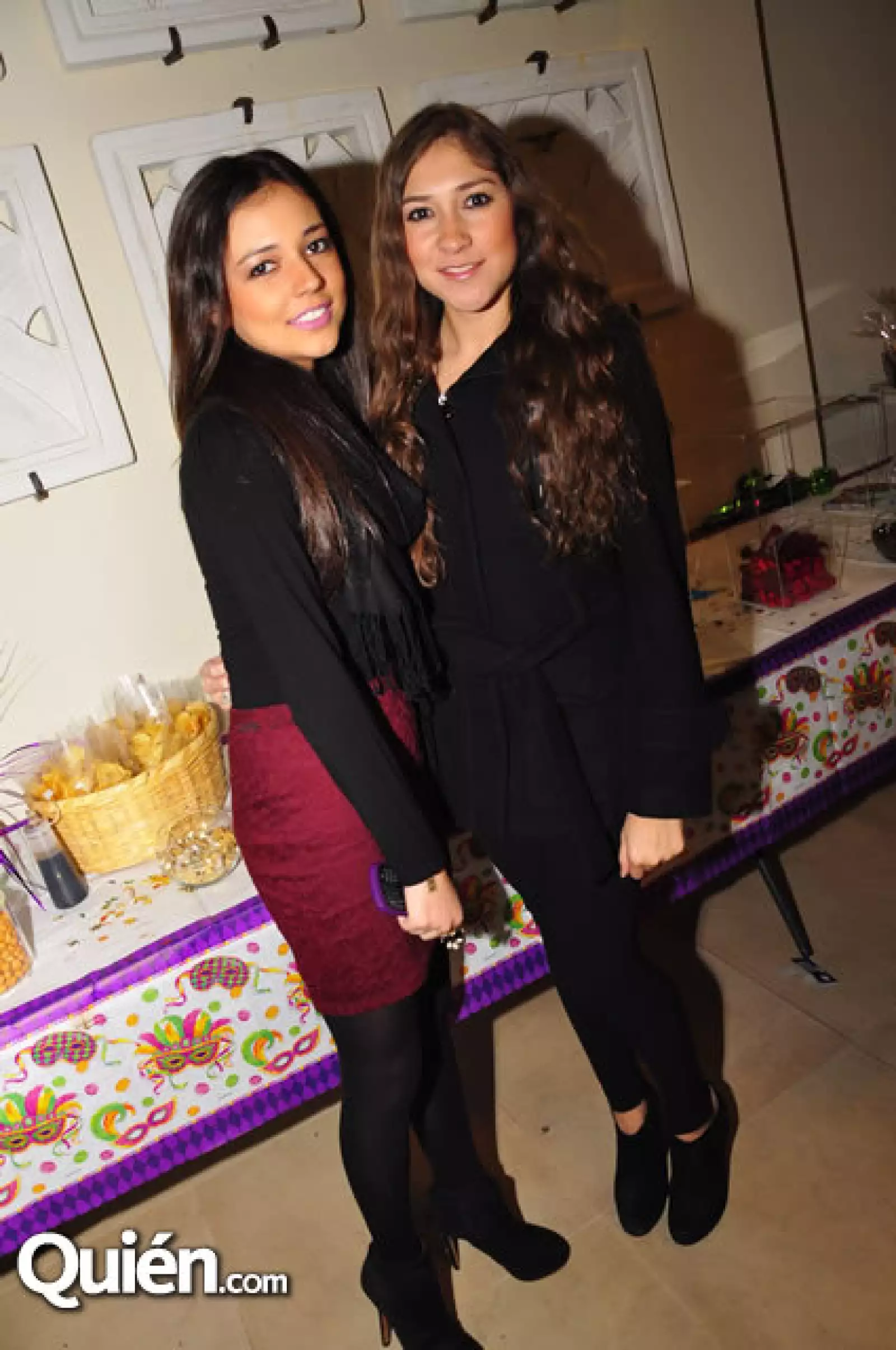 Mariana Garza,Valeria Feerman.